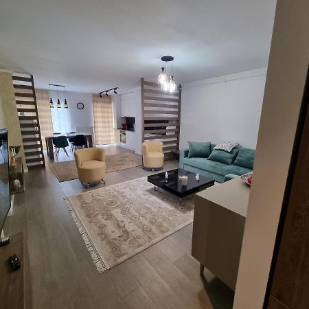 Apartament Superb In Regim Hotelier- Arad Plaza Eksteriør bilde